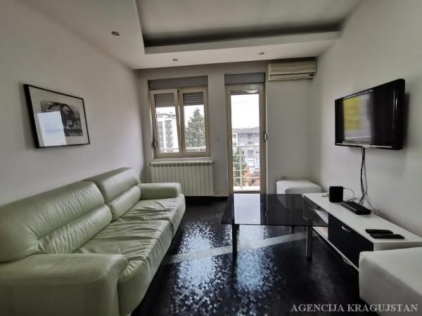 Slika 1 - Dvoiposoban, 70m2, sa terasom, ima lift