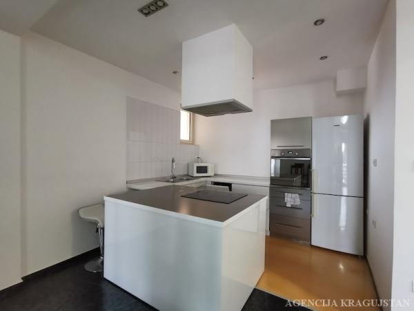 Slika 4 - Dvoiposoban, 70m2, sa terasom, ima lift