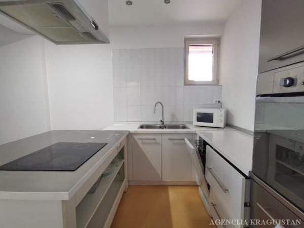 Slika 7 - Dvoiposoban, 70m2, sa terasom, ima lift