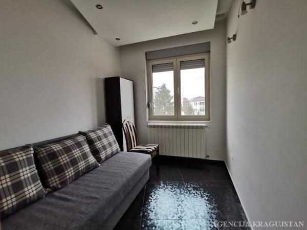Slika 10 - Dvoiposoban, 70m2, sa terasom, ima lift
