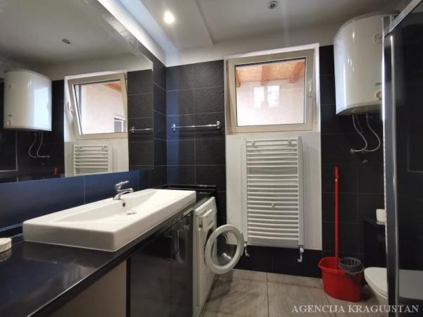Slika 11 - Dvoiposoban, 70m2, sa terasom, ima lift