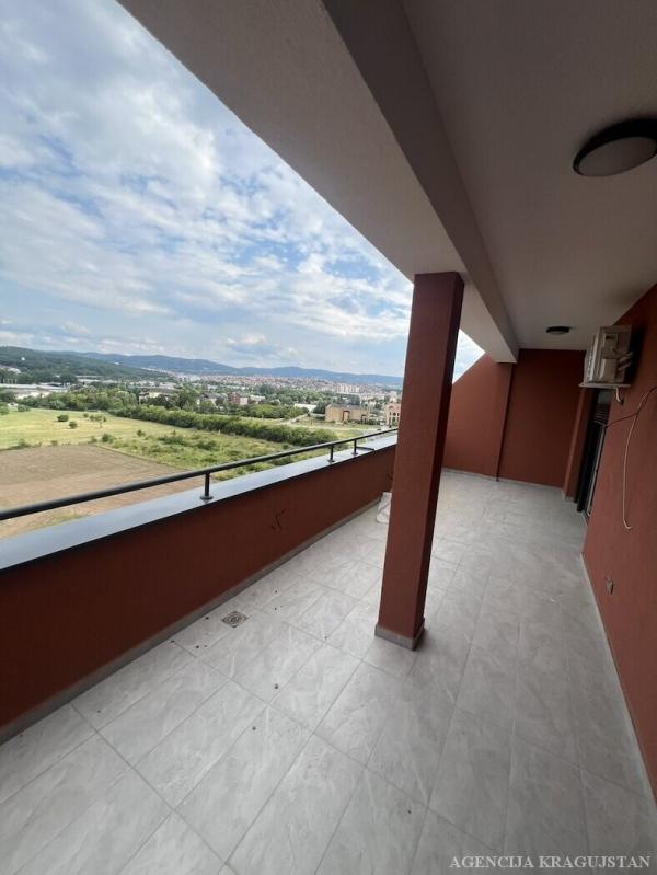 Slika 6 - Jednosoban, 55m2, Bubanj Kragujevac, sa terasom, ima lift