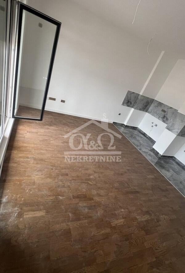 Slika 2 - Jednoiposoban, 55m2, Bubanj Kragujevac, sa terasom, ima lift