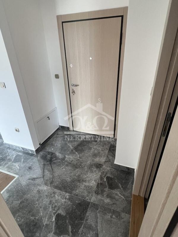 Slika 3 - Jednoiposoban, 55m2, Bubanj Kragujevac, sa terasom, ima lift