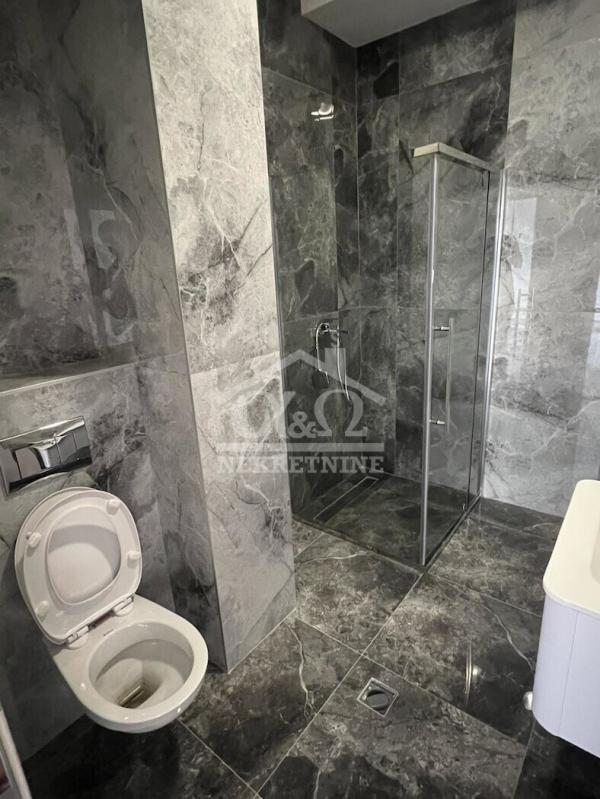Slika 6 - Jednoiposoban, 55m2, Bubanj Kragujevac, sa terasom, ima lift
