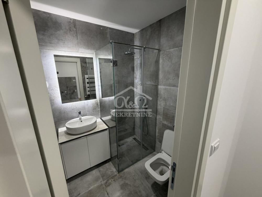 Slika 10 - Jednoiposoban, 74m2, Bubanj Kragujevac, sa terasom, ima lift