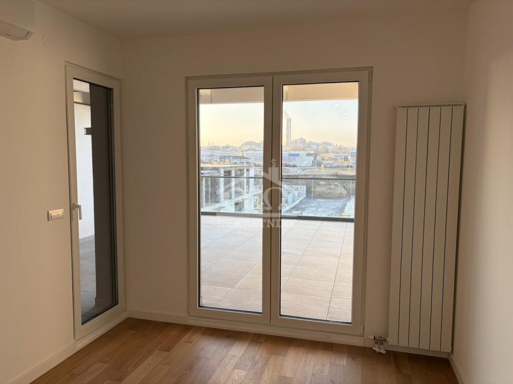 Slika 2 - Jednoiposoban, 74m2, Bubanj Kragujevac, sa terasom, ima lift