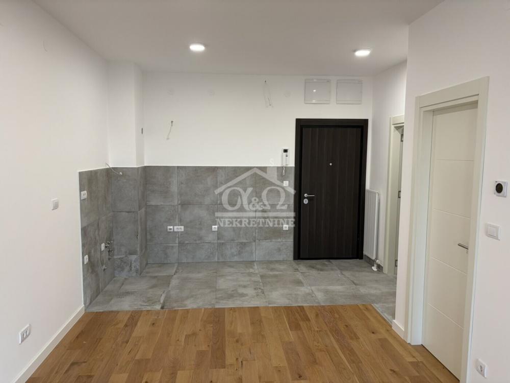 Slika 3 - Jednoiposoban, 74m2, Bubanj Kragujevac, sa terasom, ima lift
