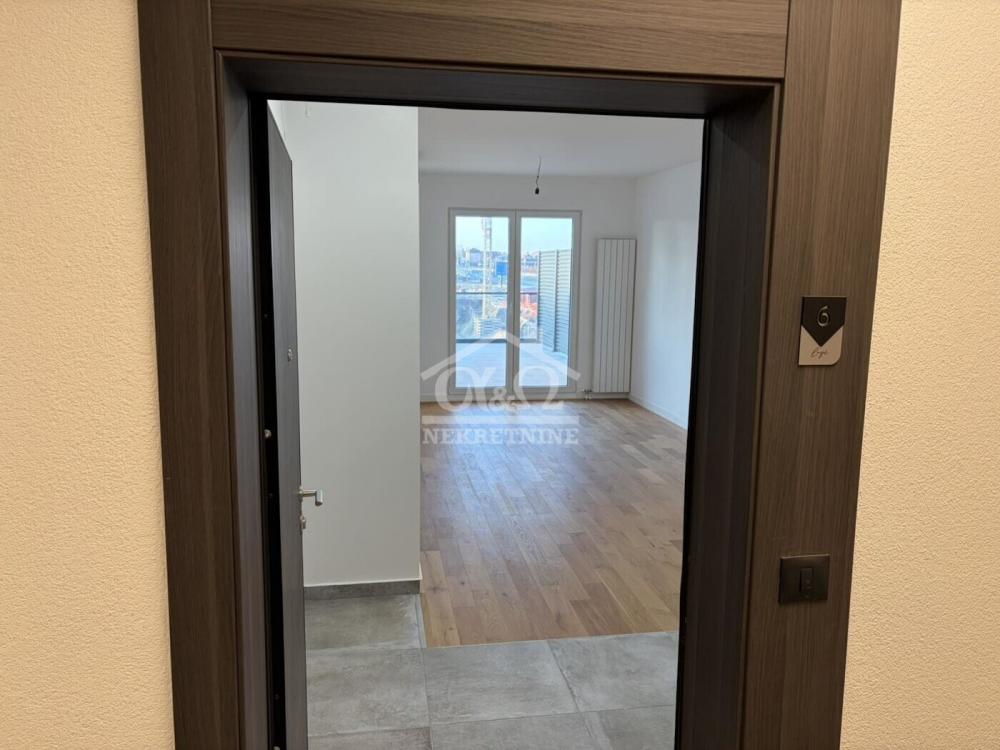Slika 4 - Jednoiposoban, 74m2, Bubanj Kragujevac, sa terasom, ima lift