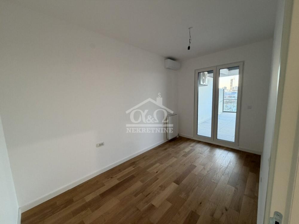 Slika 6 - Jednoiposoban, 74m2, Bubanj Kragujevac, sa terasom, ima lift