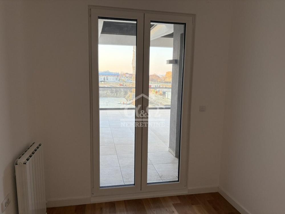 Slika 7 - Jednoiposoban, 74m2, Bubanj Kragujevac, sa terasom, ima lift