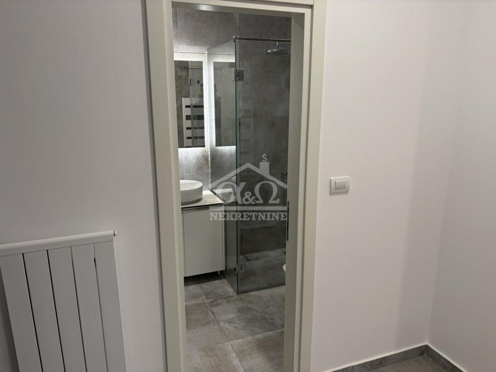 Slika 9 - Jednoiposoban, 74m2, Bubanj Kragujevac, sa terasom, ima lift