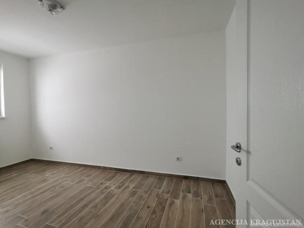 Slika 4 - Dvoiposoban, 71m2, sa terasom, ima lift