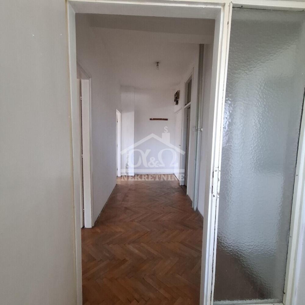 Slika 10 - Dvosoban, 62m2, Mala Vaga Kragujevac, sa terasom, ima lift