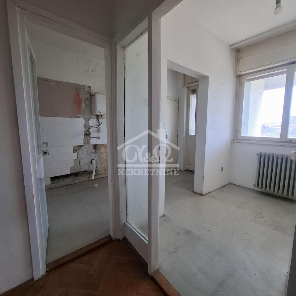 Slika 5 - Dvosoban, 62m2, Mala Vaga Kragujevac, sa terasom, ima lift