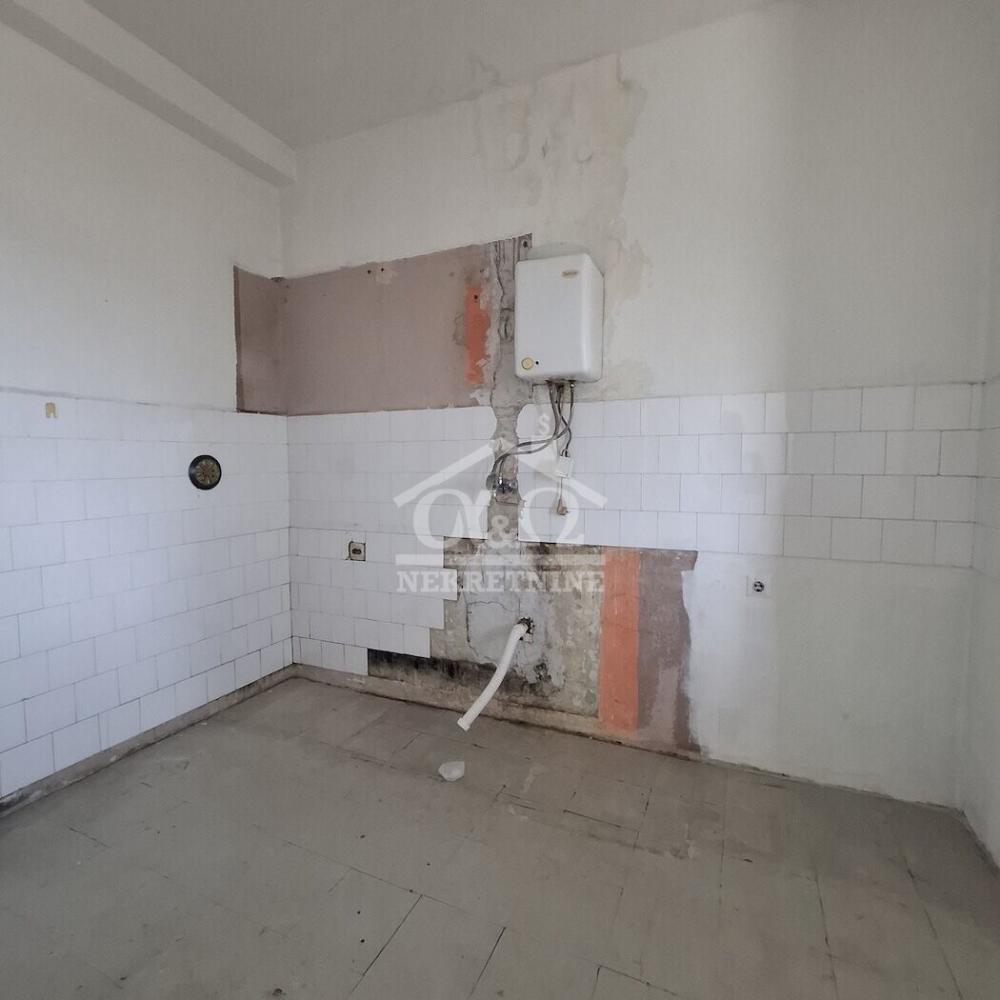 Slika 6 - Dvosoban, 62m2, Mala Vaga Kragujevac, sa terasom, ima lift