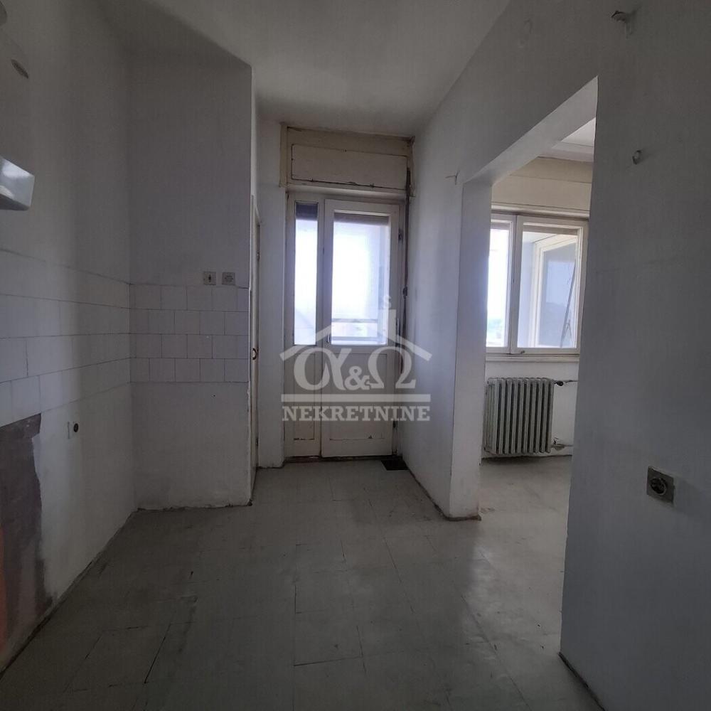 Slika 7 - Dvosoban, 62m2, Mala Vaga Kragujevac, sa terasom, ima lift