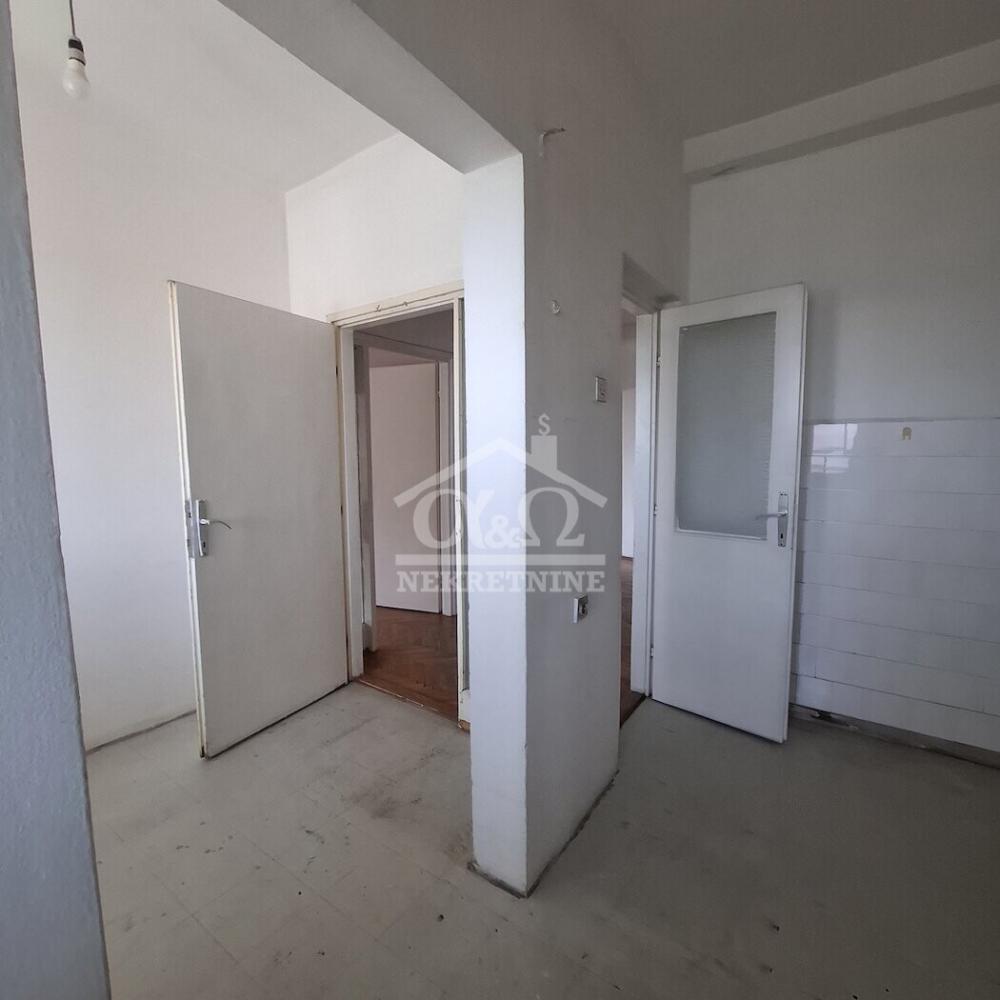 Slika 9 - Dvosoban, 62m2, Mala Vaga Kragujevac, sa terasom, ima lift