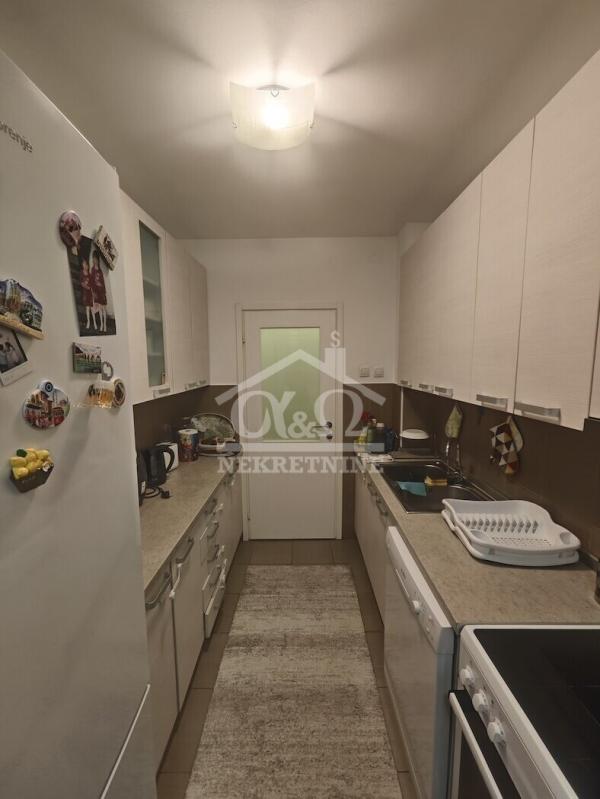 Slika 10 - Dvosoban, 51m2, Erdoglija Kragujevac, sa terasom, ima lift