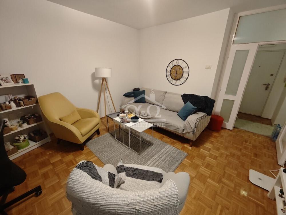 Slika 1 - Dvosoban, 51m2, Erdoglija Kragujevac, sa terasom, ima lift