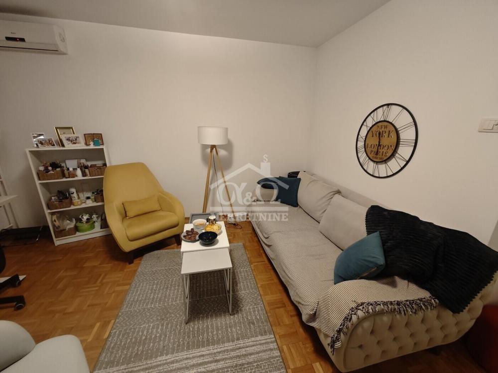 Slika 3 - Dvosoban, 51m2, Erdoglija Kragujevac, sa terasom, ima lift