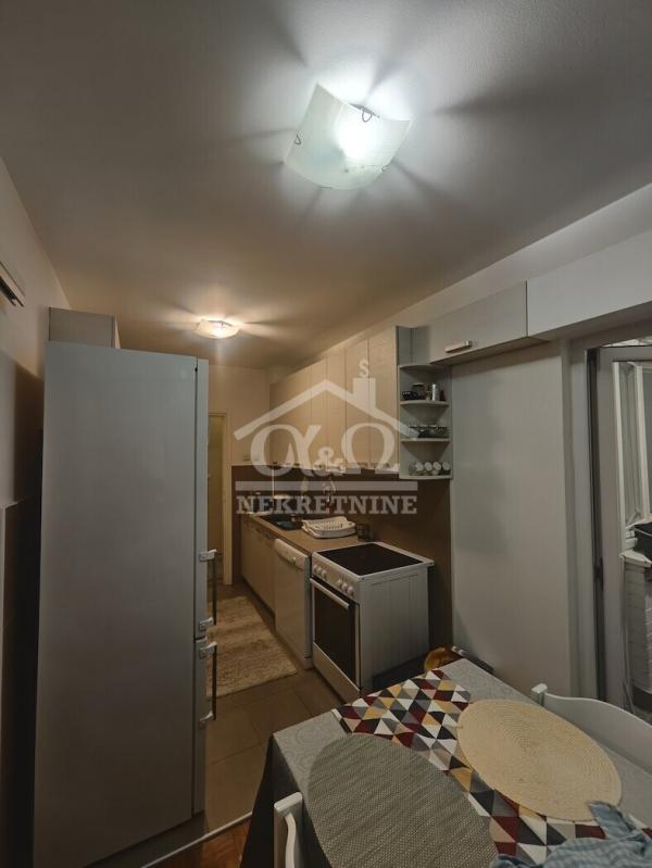 Slika 6 - Dvosoban, 51m2, Erdoglija Kragujevac, sa terasom, ima lift