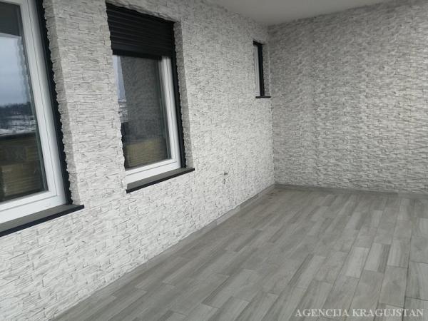 Slika 3 - Jednosoban, 142m2, sa terasom, ima lift