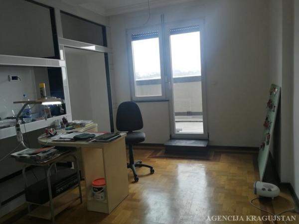 Slika 2 - Jednosoban, 142m2, sa terasom, ima lift