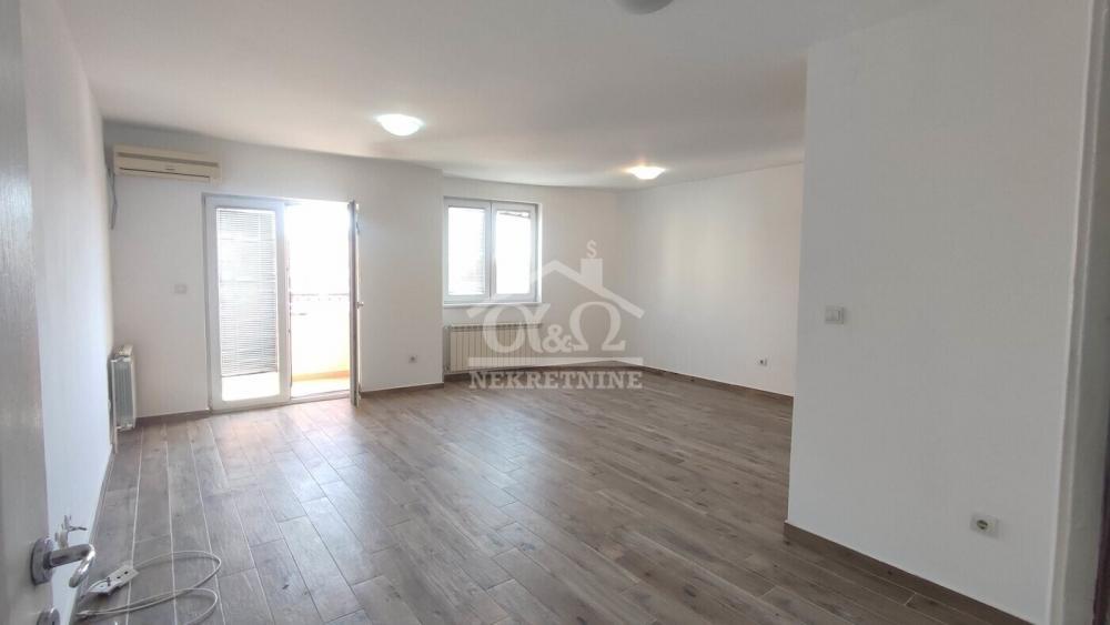Glavna slika -Dvoiposoban, 71m2, sa terasom, ima lift