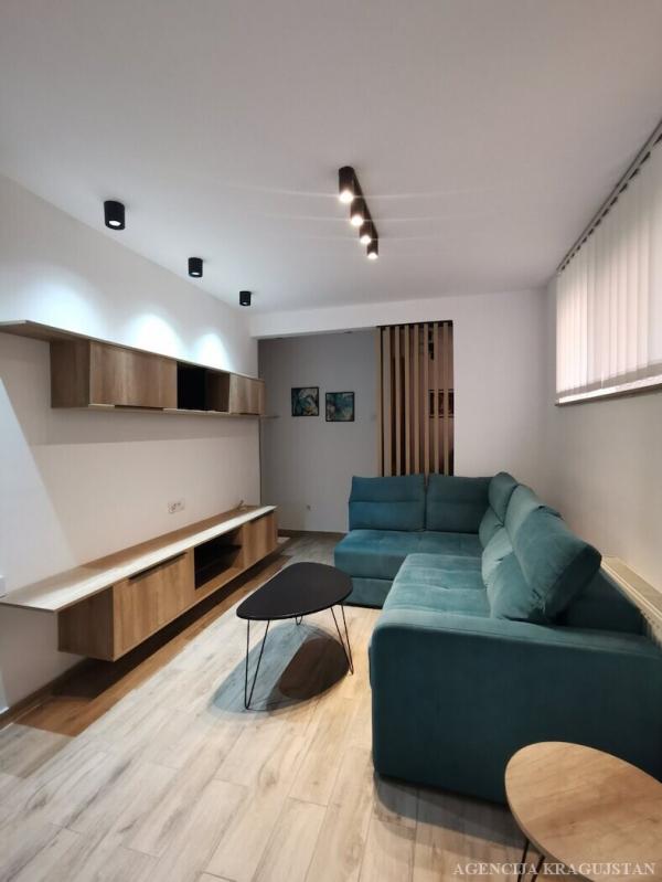 Slika 1 - Trosoban, 54m2, Bubanj Kragujevac, sa terasom