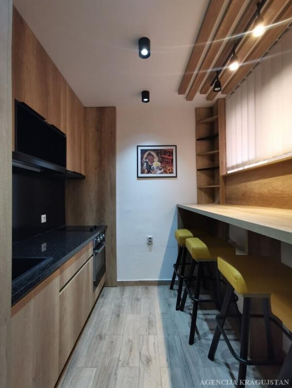Slika 6 - Trosoban, 54m2, Bubanj Kragujevac, sa terasom