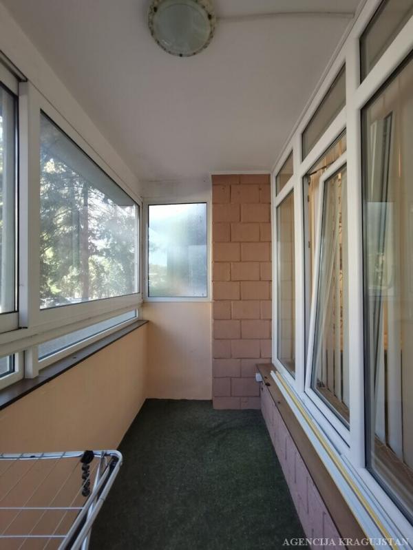 Slika 8 - Trosoban, 54m2, Bubanj Kragujevac, sa terasom
