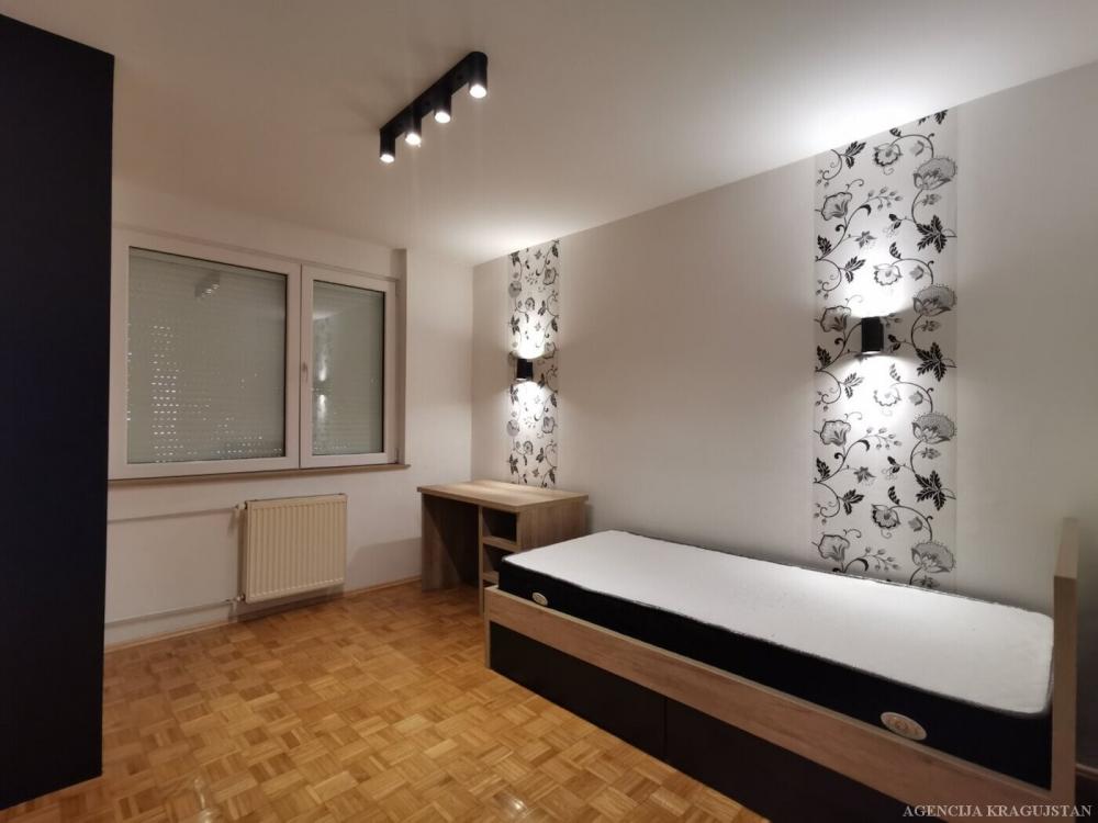 Slika 5 - Trosoban, 54m2, Bubanj Kragujevac, sa terasom