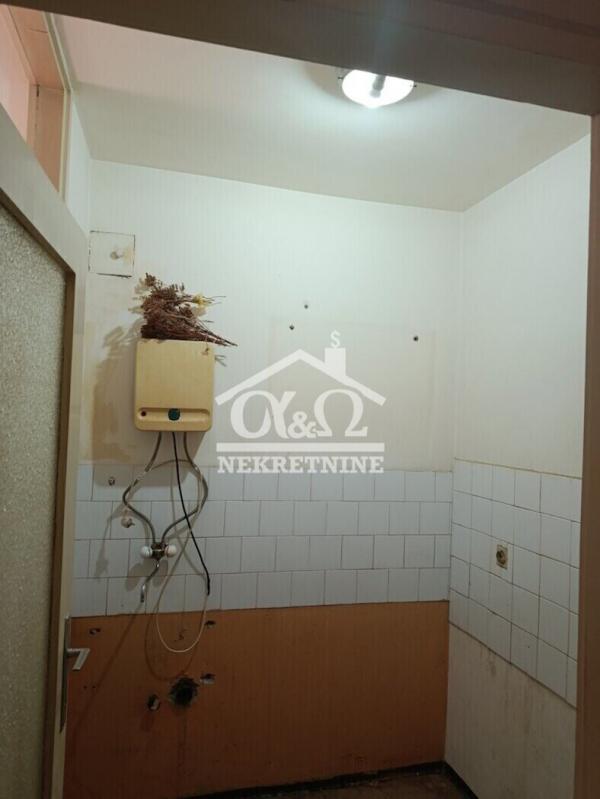 Slika 3 - Prodaja stana, 25m2, Erdoglija Kragujevac, ima lift