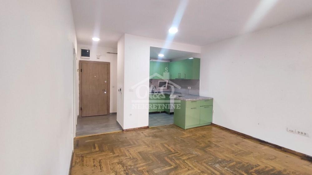 Glavna slika -Jednoiposoban, 40m2, Vašarište Kragujevac, ima lift