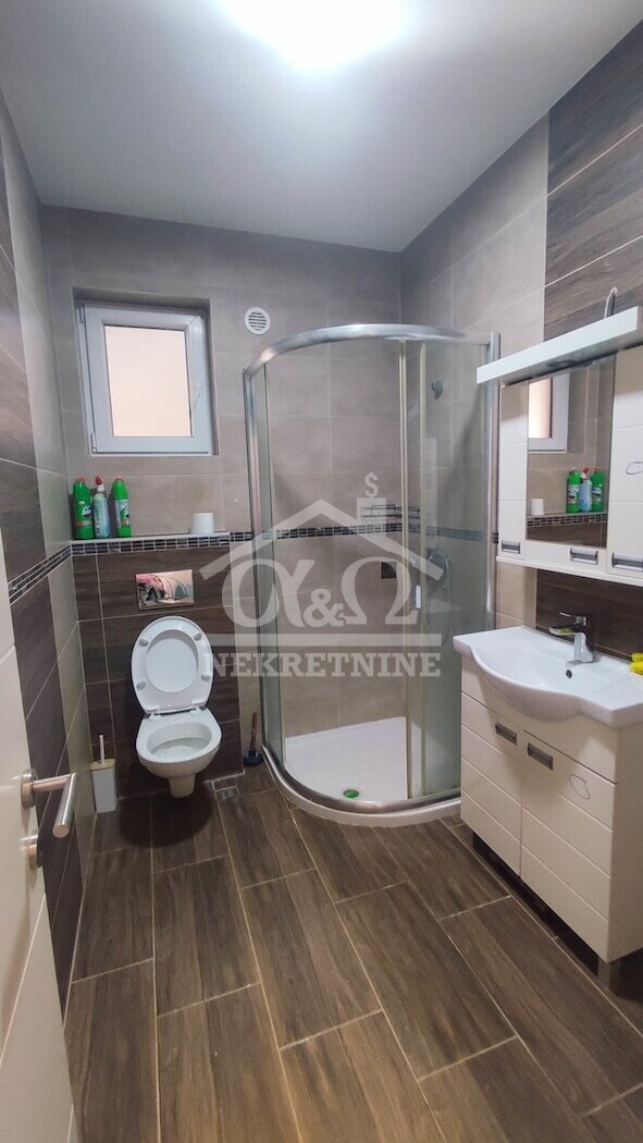 Slika 11 - Jednoiposoban, 40m2, Vašarište Kragujevac, ima lift