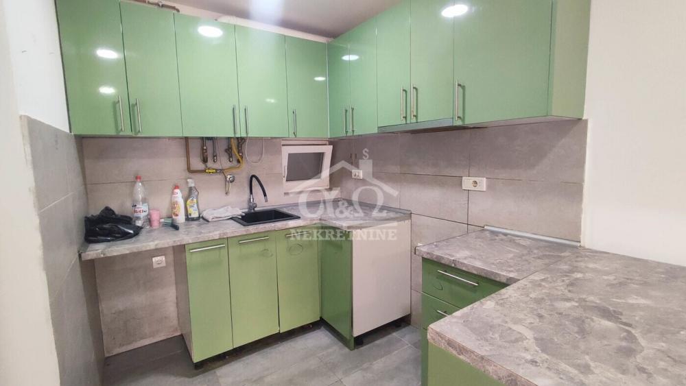 Slika 3 - Jednoiposoban, 40m2, Vašarište Kragujevac, ima lift