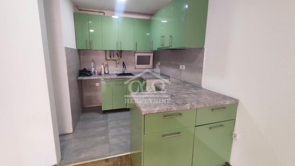 Slika 4 - Jednoiposoban, 40m2, Vašarište Kragujevac, ima lift