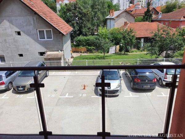 Slika 11 - Prodaja stana, 30m2, Erdoglija Kragujevac, sa terasom, ima lift