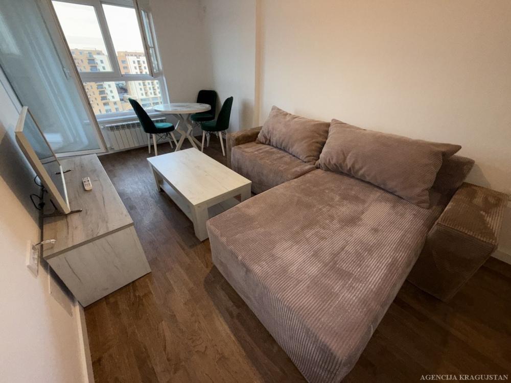 Slika 1 - Jednoiposoban, 36m2, Bubanj Kragujevac, sa terasom, ima lift