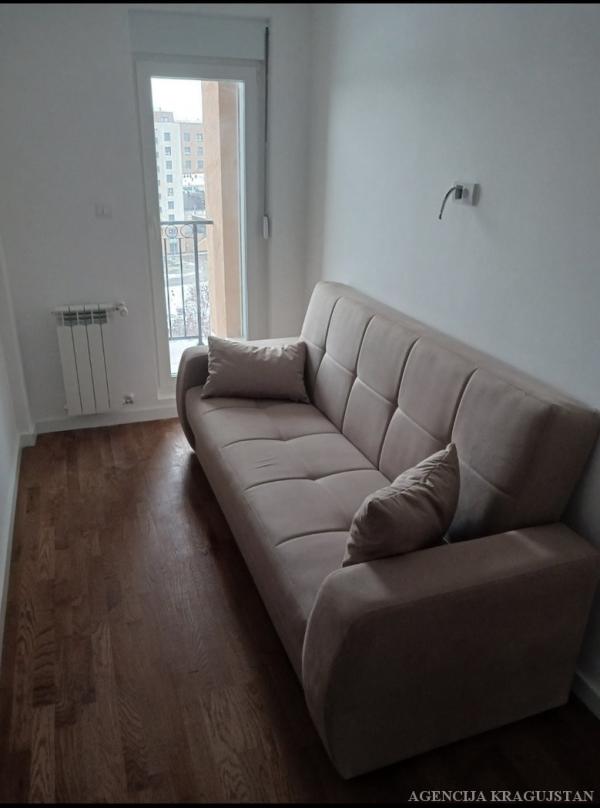 Slika 4 - Jednoiposoban, 36m2, Bubanj Kragujevac, sa terasom, ima lift