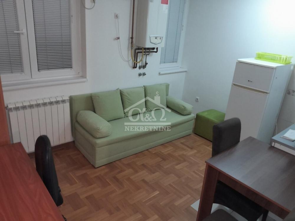 Glavna slika -Prodaja stana, 19m2, Bubanj Kragujevac, ima lift