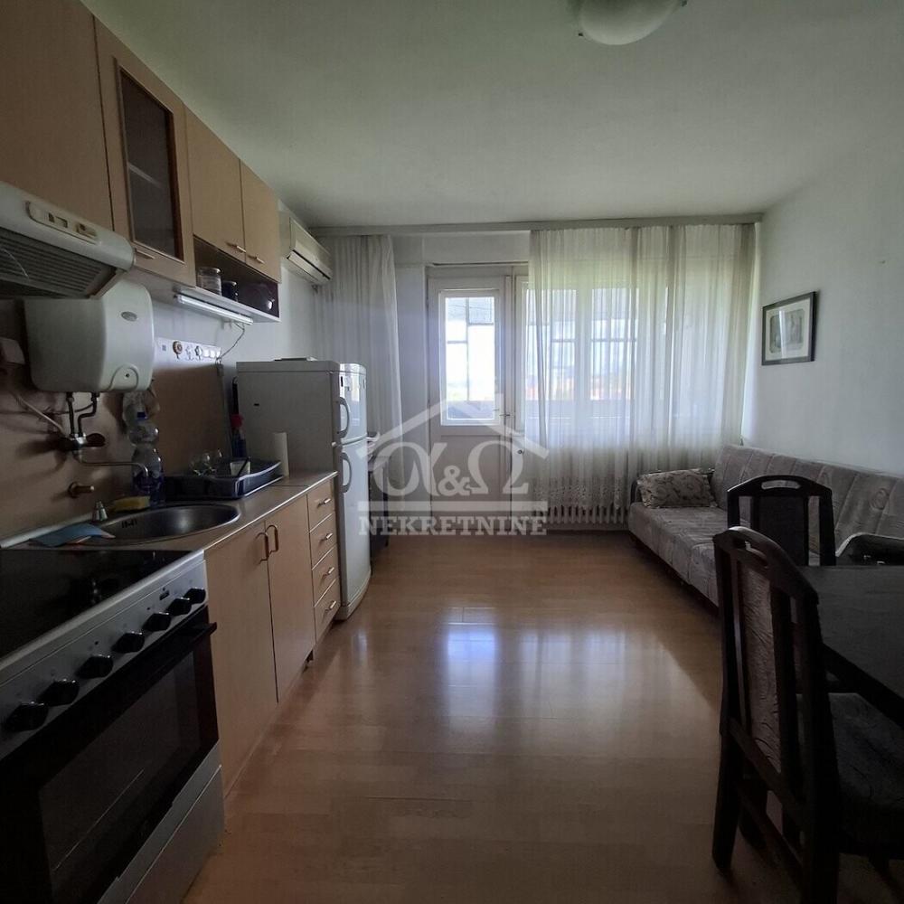 Slika 2 - Dvosoban, 55m2, Aerodrom Kragujevac, sa terasom