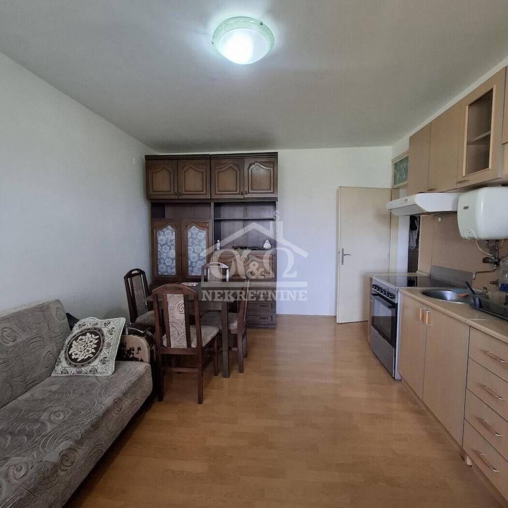Slika 3 - Dvosoban, 55m2, Aerodrom Kragujevac, sa terasom