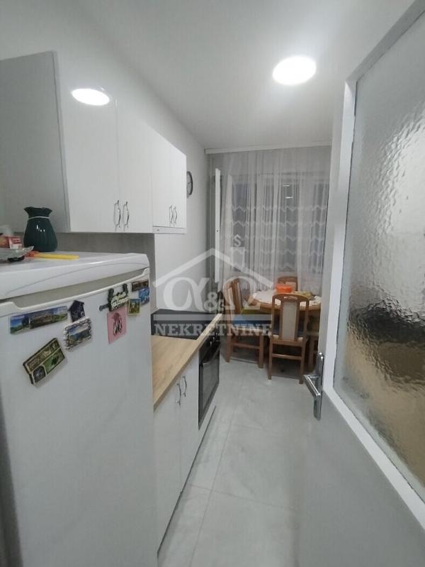 Slika 3 - Dvosoban, 44m2, Erdoglija Kragujevac, sa terasom