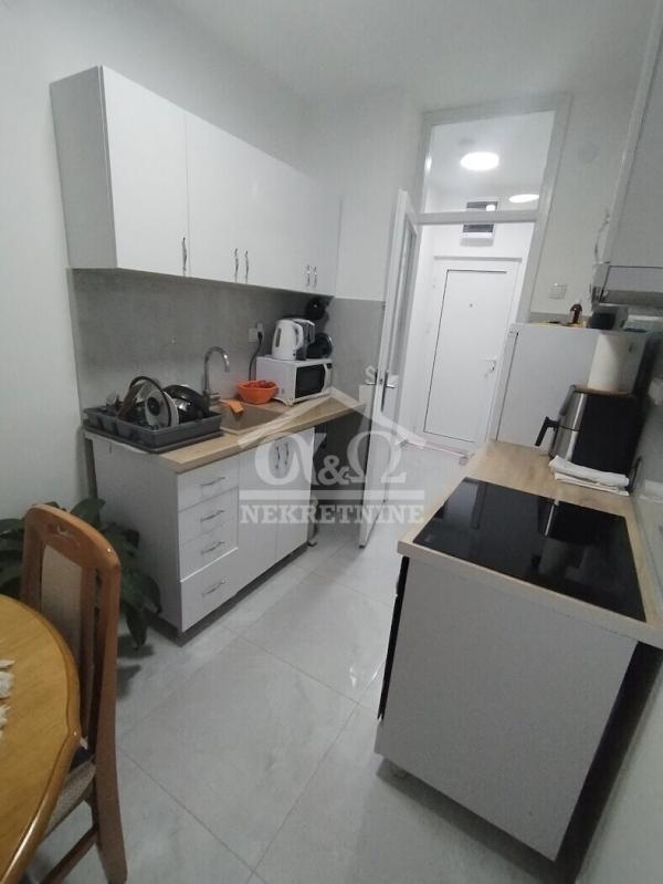 Slika 6 - Dvosoban, 44m2, Erdoglija Kragujevac, sa terasom