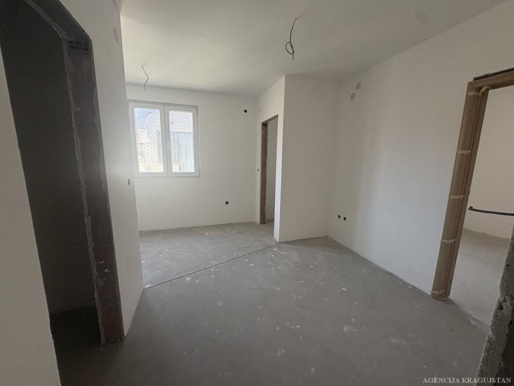 Slika 4 - Jednosoban, 302m2, Mala Vaga Kragujevac