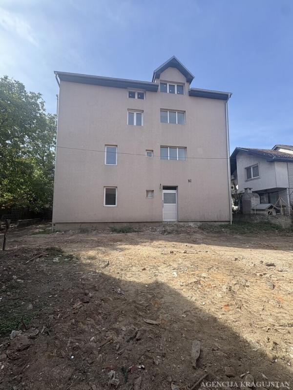 Slika 2 - Jednosoban, 302m2, Mala Vaga Kragujevac