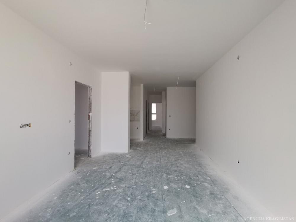 Slika 5 - Četvorosoban, 81m2, sa terasom, ima lift