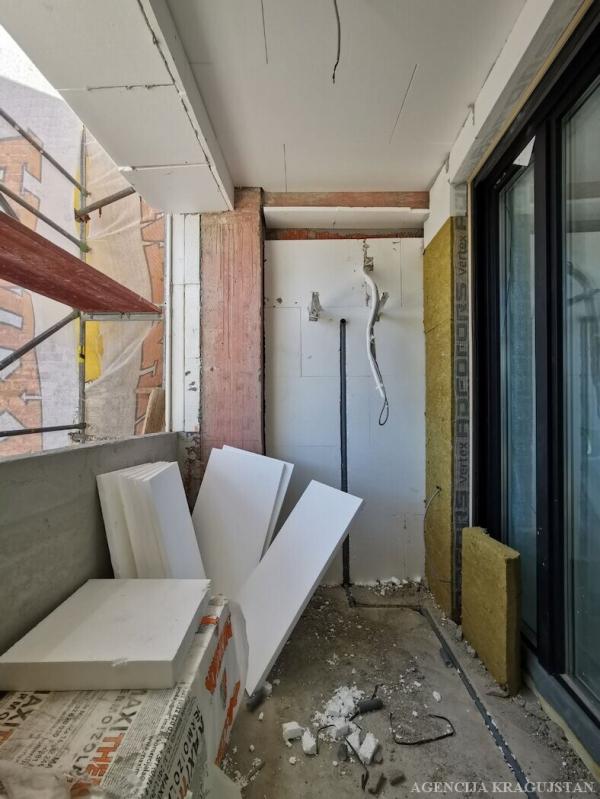 Slika 11 - Četvorosoban, 81m2, sa terasom, ima lift